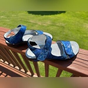 Alegria sandals size 40